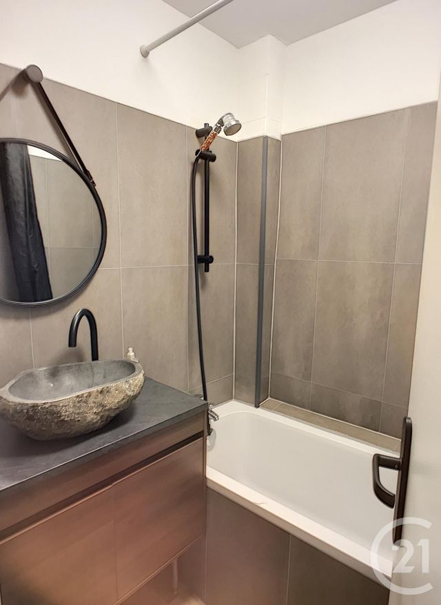 Appartement T3 à louer - 3 pièces - 53.0 m2 - BREST - 29 - BRETAGNE - Century 21 Associés Conseils Immobilier Appartement T3 à louer - 3 pièces - 53.0 m2 - BREST - 29 - BRETAGNE - Century 21 Associés Conseils Immobilier