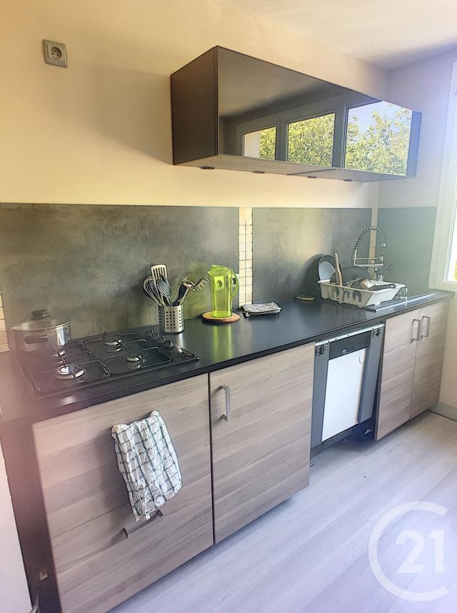 Appartement T4 à louer - 5 pièces - 95.0 m2 - BREST - 29 - BRETAGNE - Century 21 Associés Conseils Immobilier Appartement T4 à louer - 5 pièces - 95.0 m2 - BREST - 29 - BRETAGNE - Century 21 Associés Conseils Immobilier