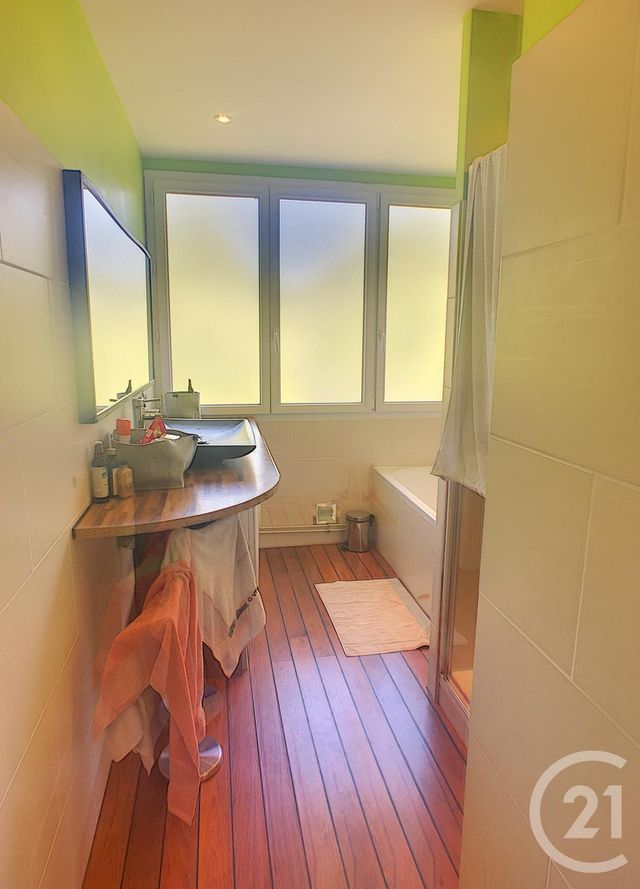 Appartement T4 à louer - 5 pièces - 95.0 m2 - BREST - 29 - BRETAGNE - Century 21 Associés Conseils Immobilier Appartement T4 à louer - 5 pièces - 95.0 m2 - BREST - 29 - BRETAGNE - Century 21 Associés Conseils Immobilier
