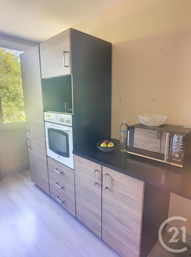 Appartement T4 à louer - 5 pièces - 95.0 m2 - BREST - 29 - BRETAGNE - Century 21 Associés Conseils Immobilier Appartement T4 à louer - 5 pièces - 95.0 m2 - BREST - 29 - BRETAGNE - Century 21 Associés Conseils Immobilier