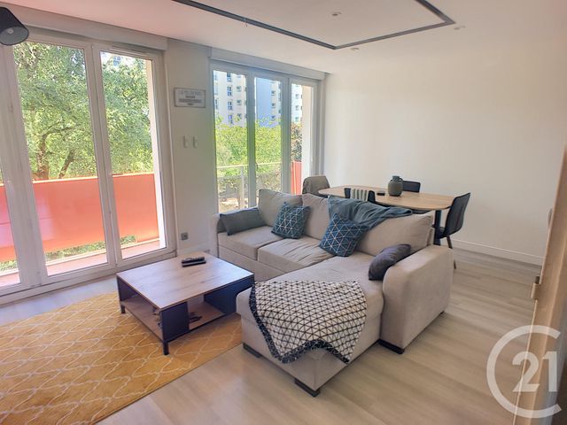 Appartement T4 à louer - 5 pièces - 95.0 m2 - BREST - 29 - BRETAGNE - Century 21 Associés Conseils Immobilier Appartement T4 à louer - 5 pièces - 95.0 m2 - BREST - 29 - BRETAGNE - Century 21 Associés Conseils Immobilier