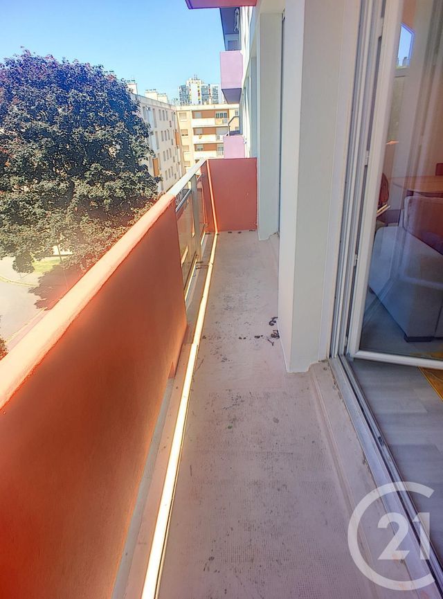 Appartement T4 à louer - 5 pièces - 95.0 m2 - BREST - 29 - BRETAGNE - Century 21 Associés Conseils Immobilier Appartement T4 à louer - 5 pièces - 95.0 m2 - BREST - 29 - BRETAGNE - Century 21 Associés Conseils Immobilier