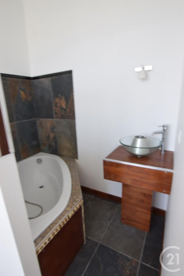 Appartement F3 à louer - 3 pièces - 40.77 m2 - BREST - 29 - BRETAGNE - Century 21 Associés Conseils Immobilier Appartement F3 à louer - 3 pièces - 40.77 m2 - BREST - 29 - BRETAGNE - Century 21 Associés Conseils Immobilier