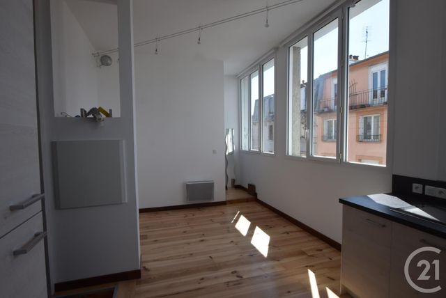 Appartement F3 à louer - 3 pièces - 40.77 m2 - BREST - 29 - BRETAGNE - Century 21 Associés Conseils Immobilier Appartement F3 à louer - 3 pièces - 40.77 m2 - BREST - 29 - BRETAGNE - Century 21 Associés Conseils Immobilier