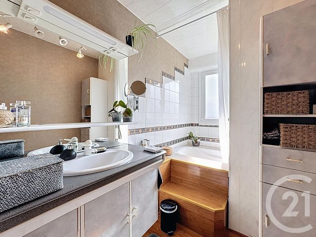 Afficher la photo en grand Appartement à vendre - 4 pièces - 90.87 m2 - BREST - 29 - BRETAGNE - Century 21 Associés Conseils Immobilier