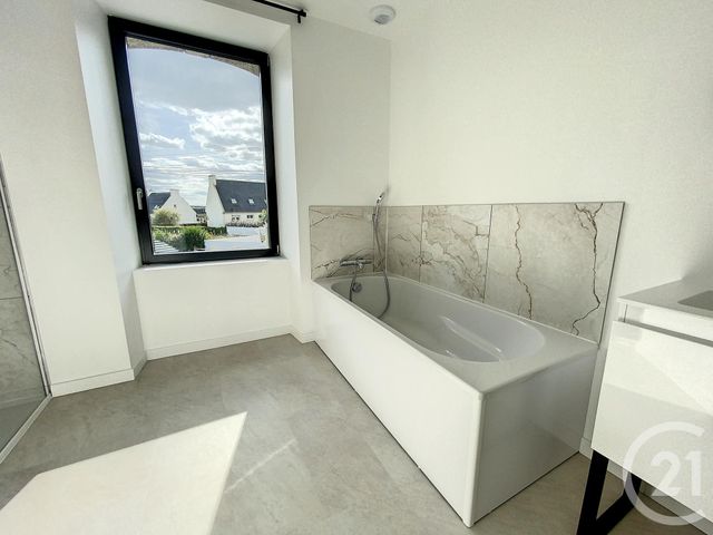 maison à louer - 6 pièces - 120.0 m2 - KERLOUAN - 29 - BRETAGNE - Century 21 Associés Conseils Immobilier