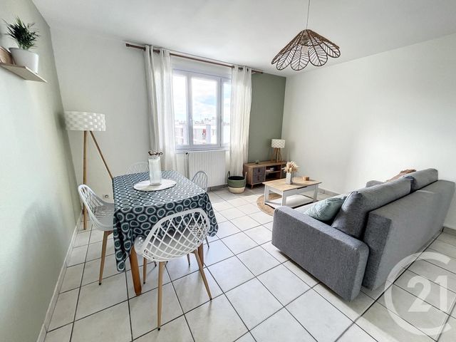 Afficher la photo en grand Appartement T2 à louer - 2 pièces - 54.0 m2 - BREST - 29 - BRETAGNE - Century 21 Associés Conseils Immobilier
