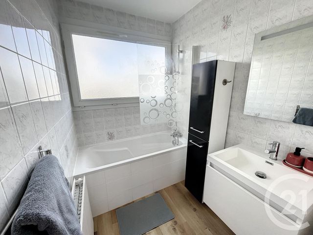Afficher la photo en grand Appartement T2 à louer - 2 pièces - 54.0 m2 - BREST - 29 - BRETAGNE - Century 21 Associés Conseils Immobilier