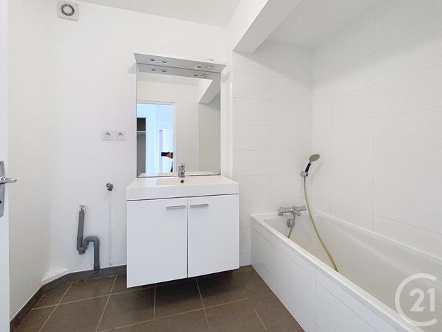 Appartement T5 à louer - 4 pièces - 85.47 m2 - BREST - 29 - BRETAGNE - Century 21 Associés Conseils Immobilier