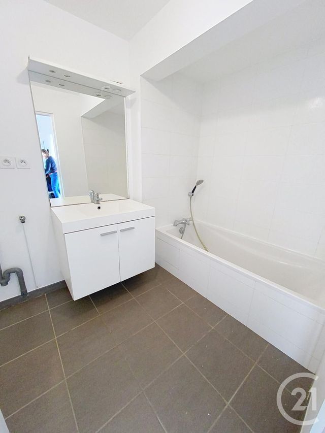 Appartement T5 à louer - 4 pièces - 85.47 m2 - BREST - 29 - BRETAGNE - Century 21 Associés Conseils Immobilier