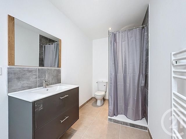 Appartement T3 à louer - 3 pièces - 49.78 m2 - LESNEVEN - 29 - BRETAGNE - Century 21 Associés Conseils Immobilier