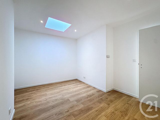 Appartement T3 à louer - 3 pièces - 49.78 m2 - LESNEVEN - 29 - BRETAGNE - Century 21 Associés Conseils Immobilier