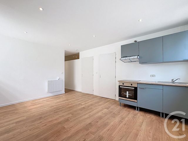 Appartement T3 à louer - 3 pièces - 49.78 m2 - LESNEVEN - 29 - BRETAGNE - Century 21 Associés Conseils Immobilier