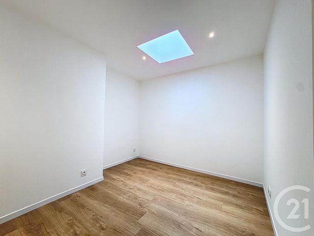 Appartement T3 à louer - 3 pièces - 49.78 m2 - LESNEVEN - 29 - BRETAGNE - Century 21 Associés Conseils Immobilier