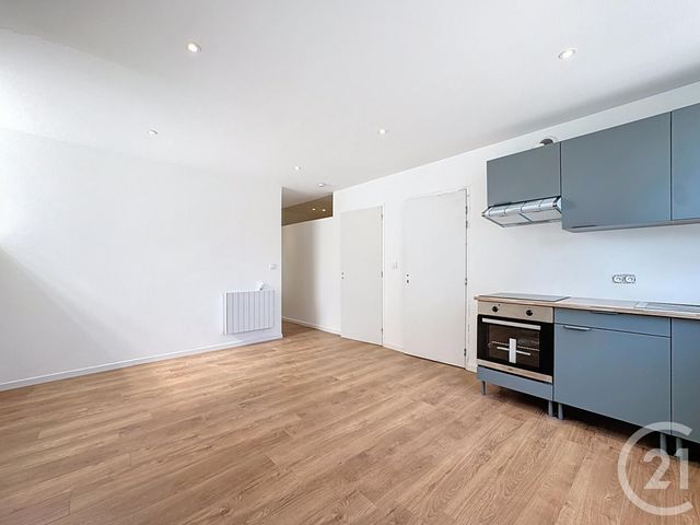 Appartement T3 à louer - 3 pièces - 49.78 m2 - LESNEVEN - 29 - BRETAGNE - Century 21 Associés Conseils Immobilier