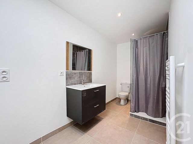 Appartement T3 à louer - 3 pièces - 49.78 m2 - LESNEVEN - 29 - BRETAGNE - Century 21 Associés Conseils Immobilier