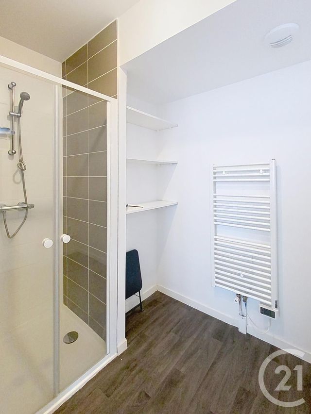 Appartement T2 à louer - 2 pièces - 39.3 m2 - GUILERS - 29 - BRETAGNE - Century 21 Associés Conseils Immobilier