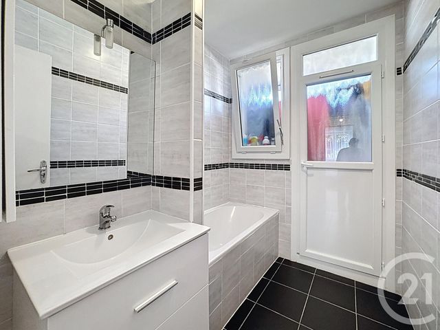 Appartement à vendre - 4 pièces - 66.0 m2 - BREST - 29 - BRETAGNE - Century 21 Associés Conseils Immobilier