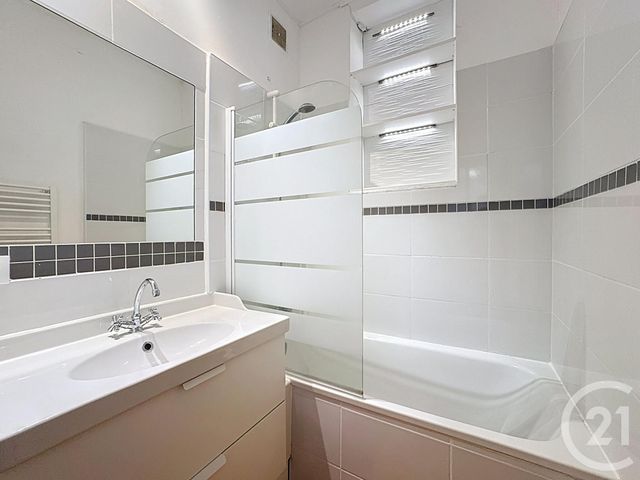 Appartement T2 à louer - 2 pièces - 54.0 m2 - BREST - 29 - BRETAGNE - Century 21 Associés Conseils Immobilier