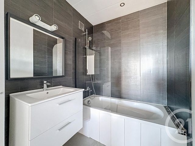 Appartement T4 à louer - 4 pièces - 73.76 m2 - BREST - 29 - BRETAGNE - Century 21 Associés Conseils Immobilier