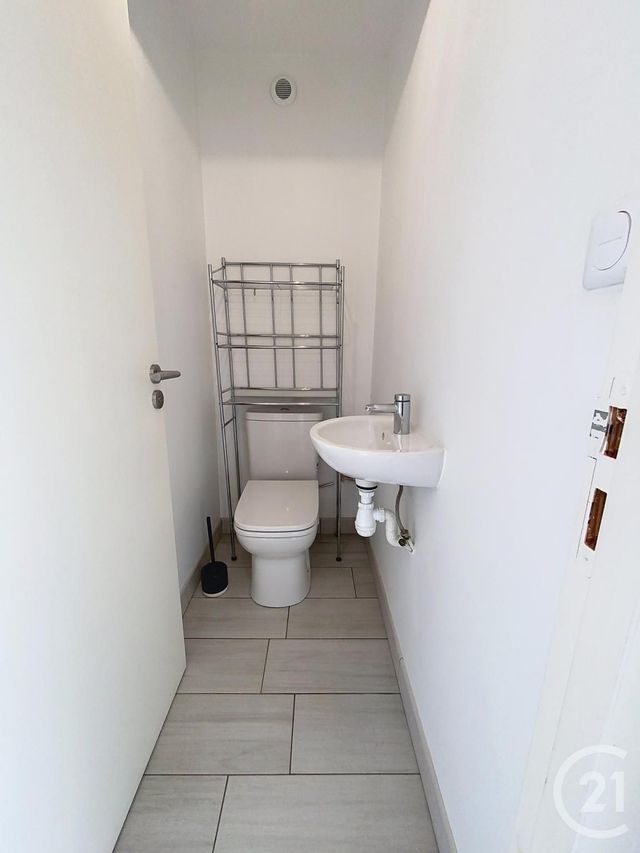 maison à louer - 5 pièces - 95.0 m2 - LE RELECQ KERHUON - 29 - BRETAGNE - Century 21 Associés Conseils Immobilier