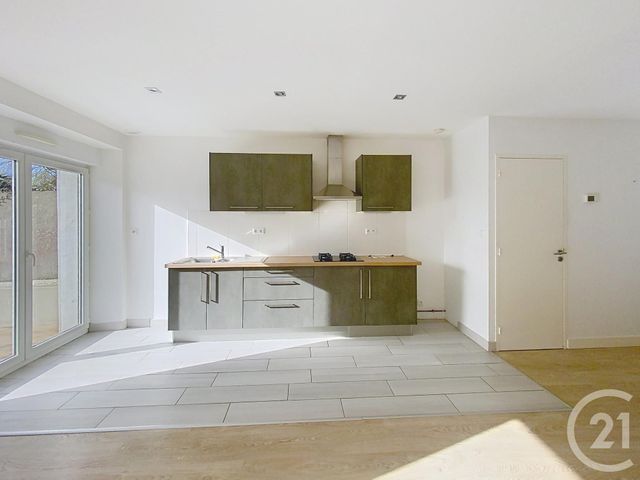 maison à louer - 5 pièces - 95.0 m2 - LE RELECQ KERHUON - 29 - BRETAGNE - Century 21 Associés Conseils Immobilier