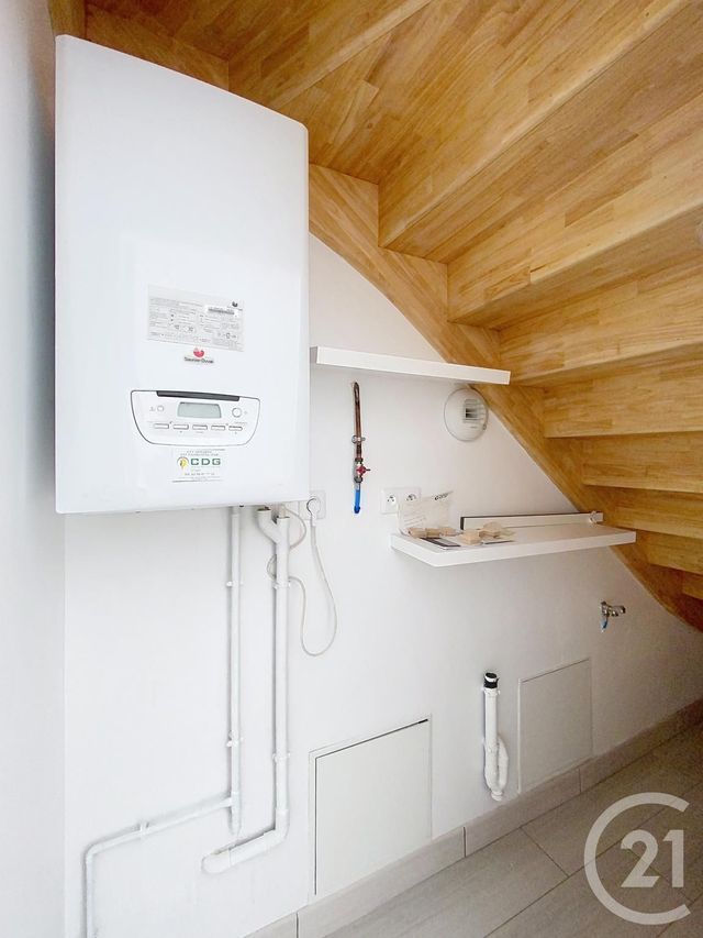 maison à louer - 5 pièces - 95.0 m2 - LE RELECQ KERHUON - 29 - BRETAGNE - Century 21 Associés Conseils Immobilier