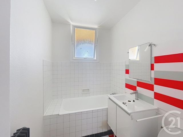 Appartement T2 à louer - 2 pièces - 45.0 m2 - BREST - 29 - BRETAGNE - Century 21 Associés Conseils Immobilier