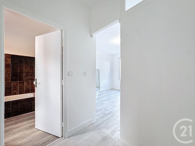 Appartement T2 à louer - 2 pièces - 42.03 m2 - LESNEVEN - 29 - BRETAGNE - Century 21 Associés Conseils Immobilier