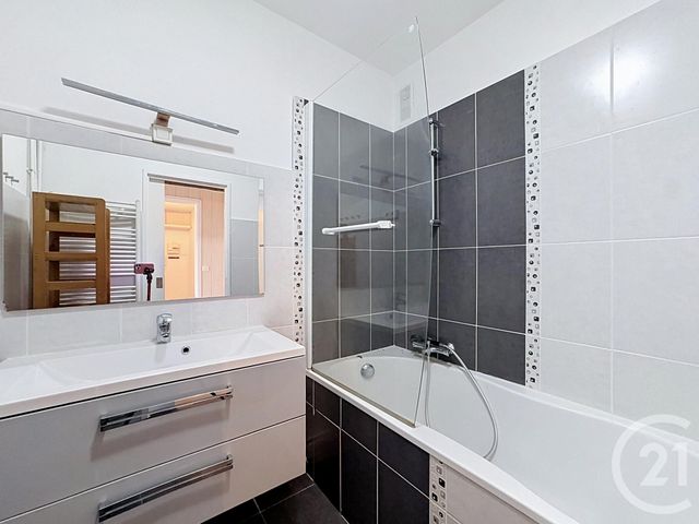 Appartement T3 à louer - 3 pièces - 72.83 m2 - BREST - 29 - BRETAGNE - Century 21 Associés Conseils Immobilier